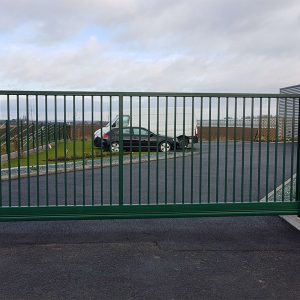 portail-industriel-4 Fourniture et pose d'un portail industriel coulissant automatisé