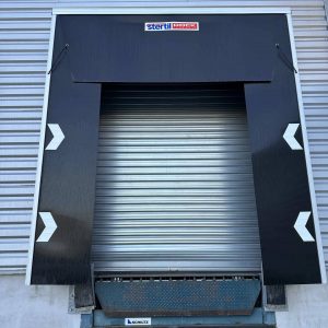 quai-rideau-metallique Equipement de quai Stertil Dock : Sas d'étanchéité, niveleur de quai, porte rapide par Nord Equipement Fermetures